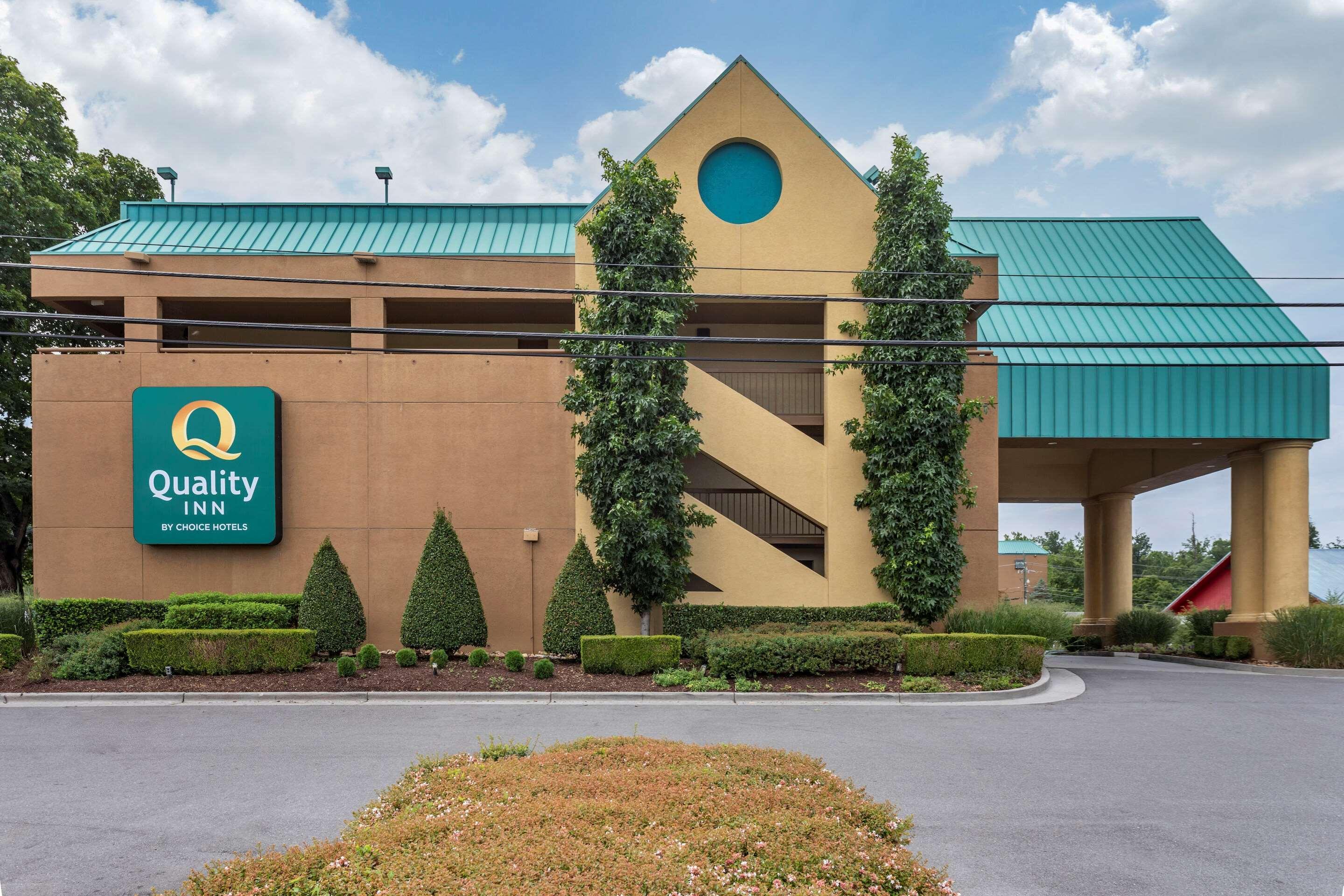 Quality Inn Near The Island Pigeon Forge Exterior photo