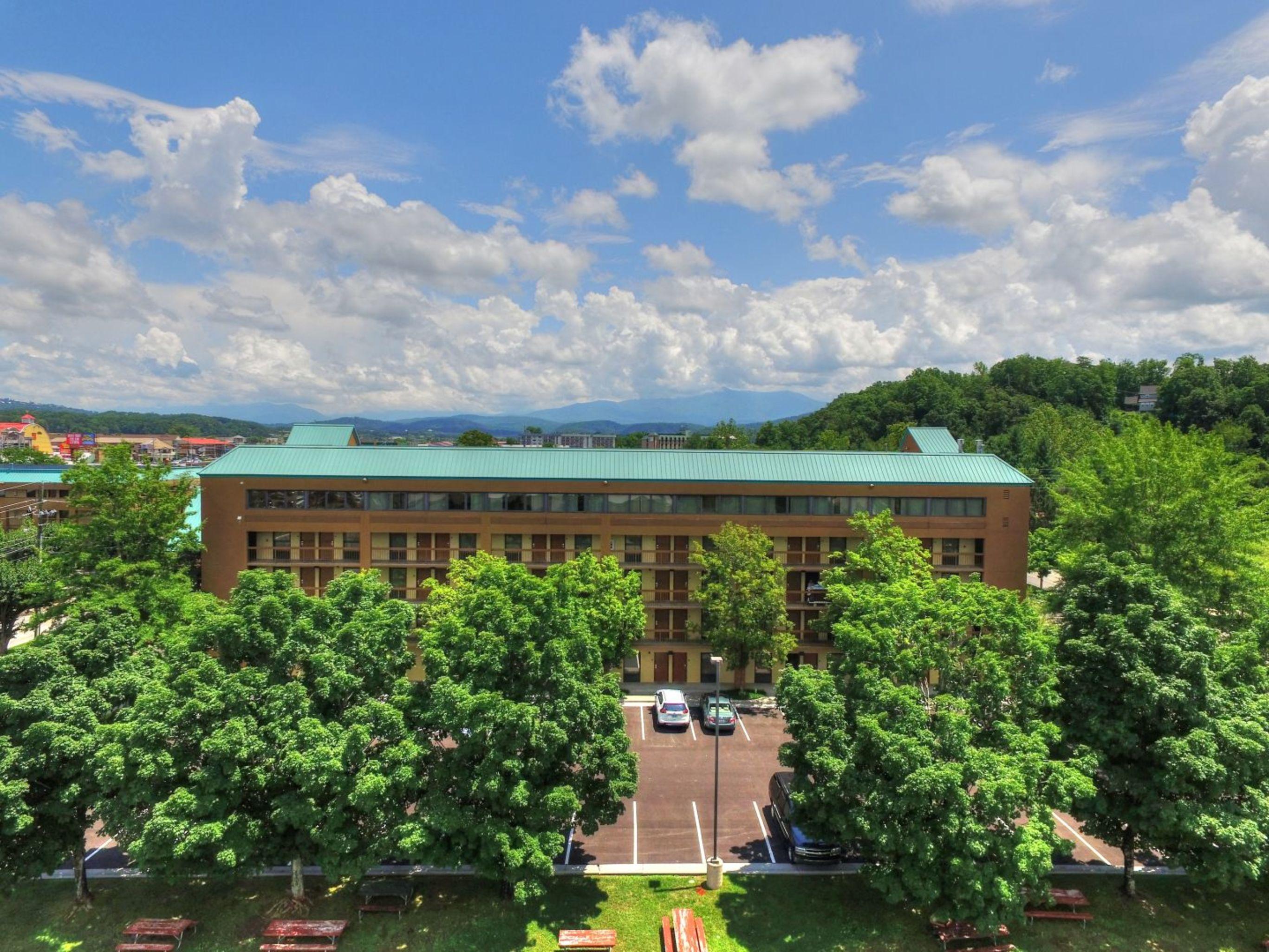 Quality Inn Near The Island Pigeon Forge Exterior photo