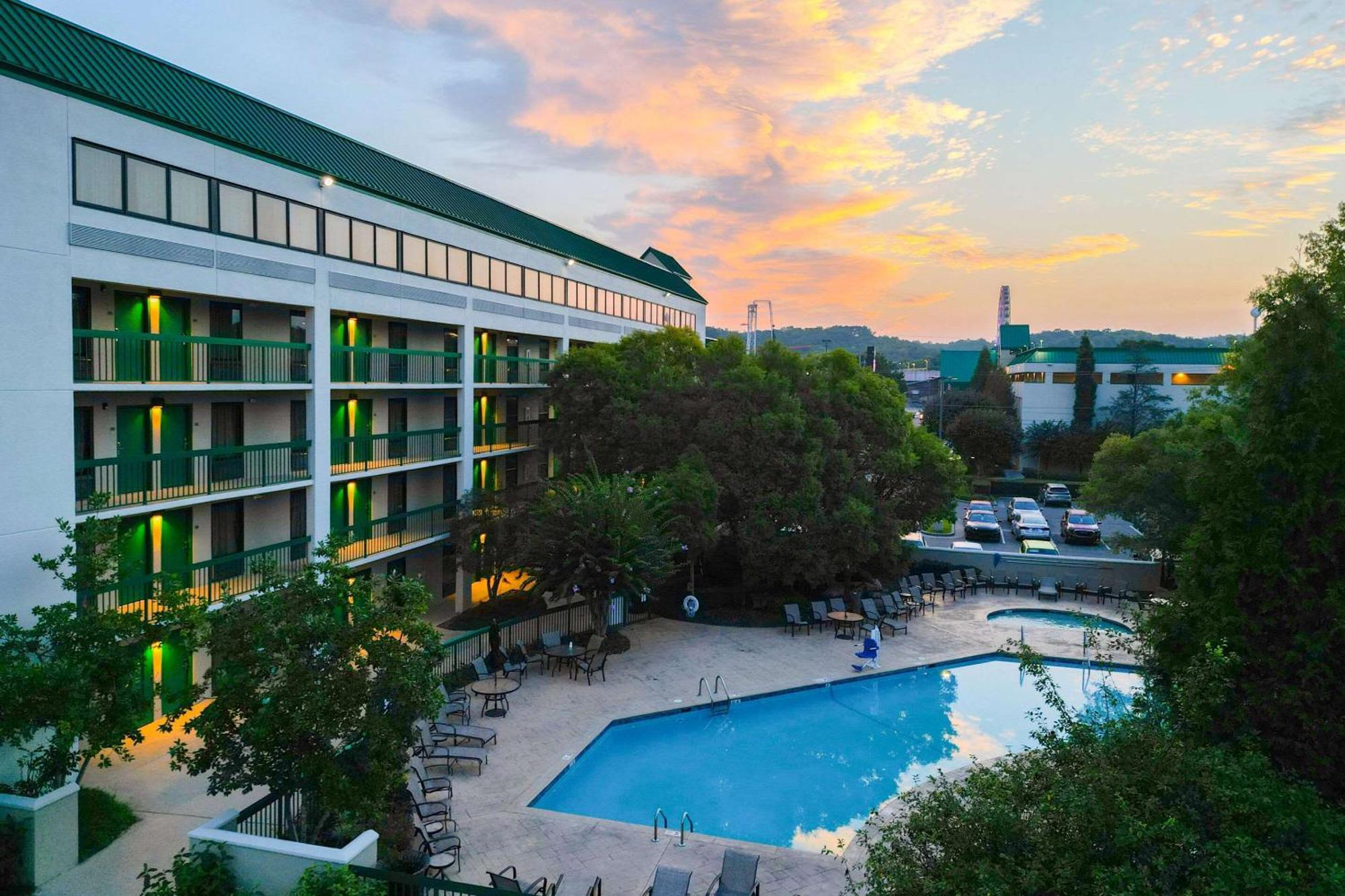 Quality Inn Near The Island Pigeon Forge Exterior photo