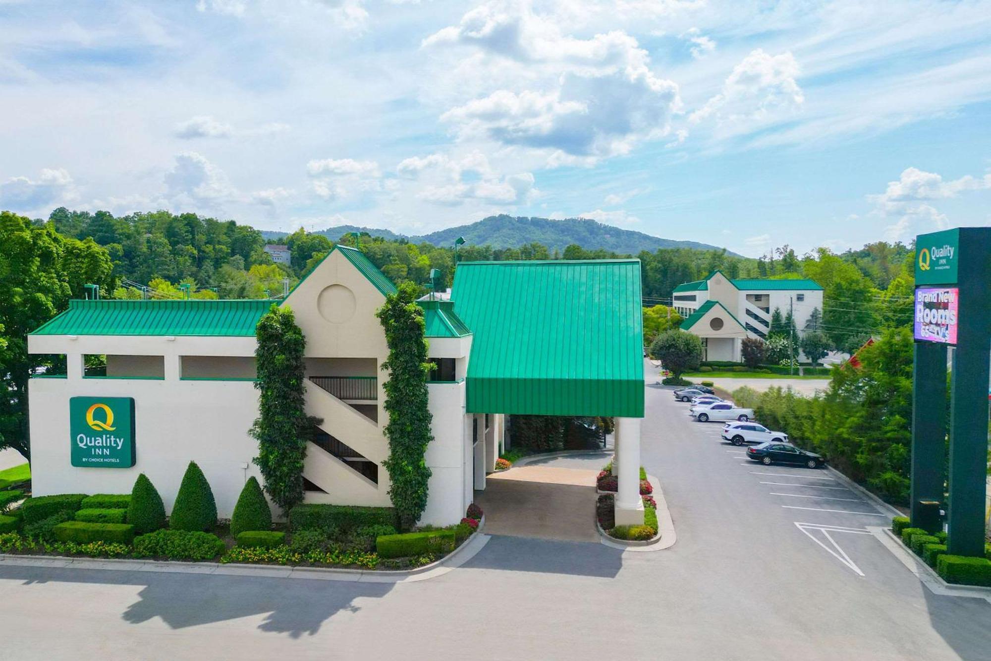 Quality Inn Near The Island Pigeon Forge Exterior photo